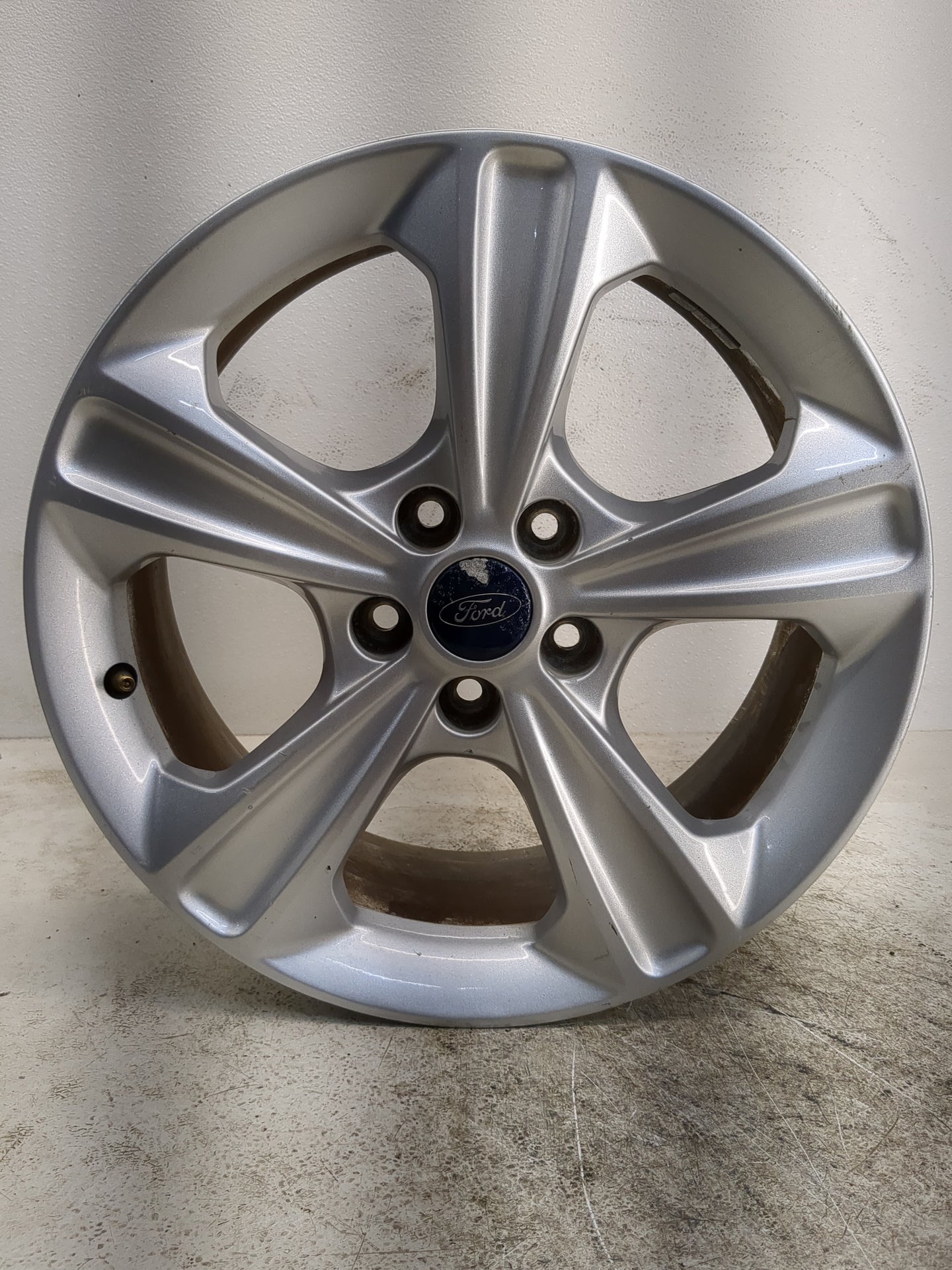 2013-2016 Ford Escape Oem Wheel Rim - Oemusedautoparts1.com