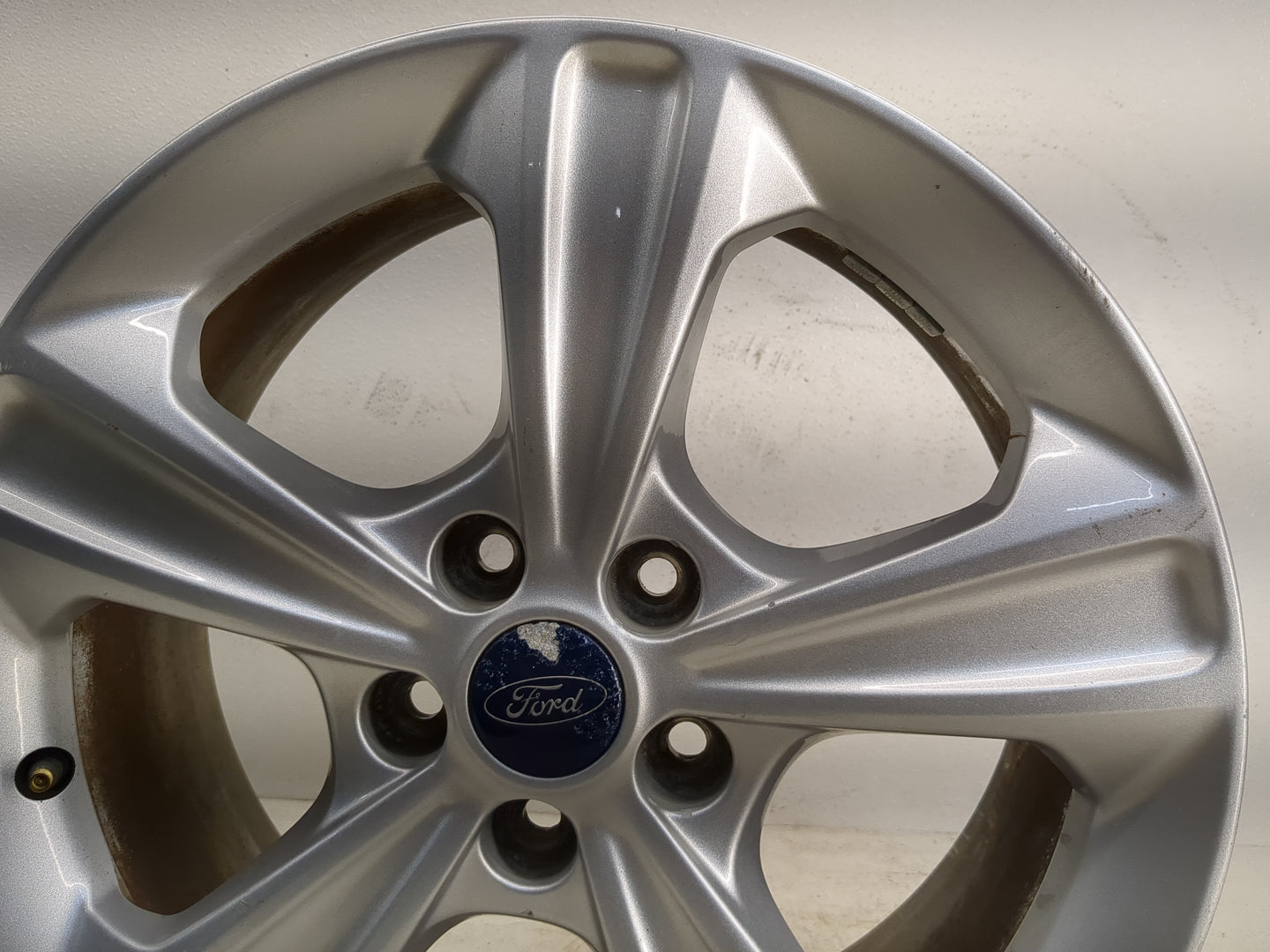 2013-2016 Ford Escape Oem Wheel Rim - Oemusedautoparts1.com