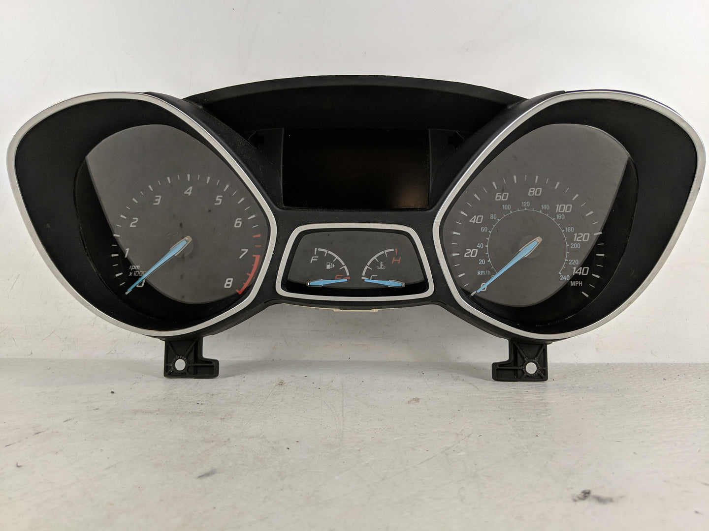 2014-2015 Ford Escape Instrument Cluster Speedometer Gauges P/N:6DTJ07147B Fits Fits 2014 2015 OEM Used Auto Parts - Oemused