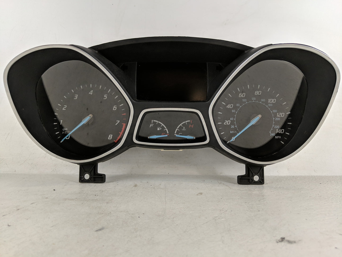 2014-2015 Ford Escape Instrument Cluster Speedometer Gauges P/N:6DTJ07147B Fits Fits 2014 2015 OEM Used Auto Parts - Oemused