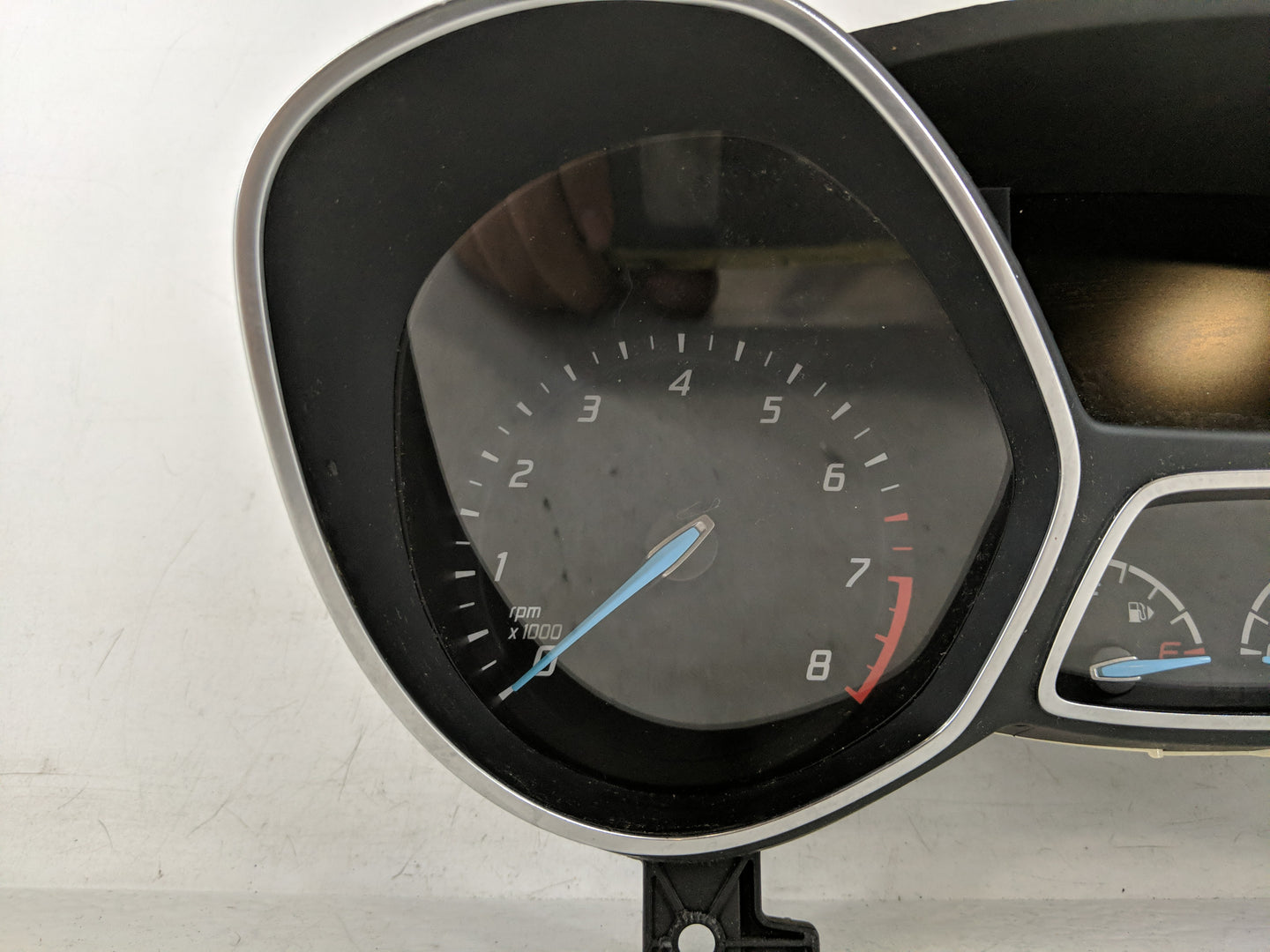 2014-2015 Ford Escape Instrument Cluster Speedometer Gauges P/N:6DTJ07147B Fits Fits 2014 2015 OEM Used Auto Parts - Oemused