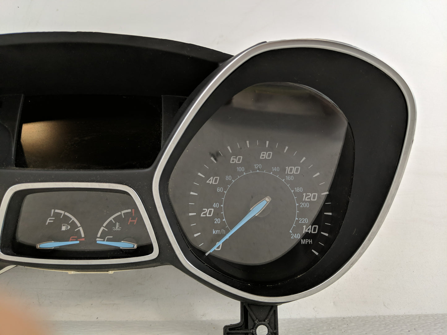 2014-2015 Ford Escape Instrument Cluster Speedometer Gauges P/N:6DTJ07147B Fits Fits 2014 2015 OEM Used Auto Parts - Oemused