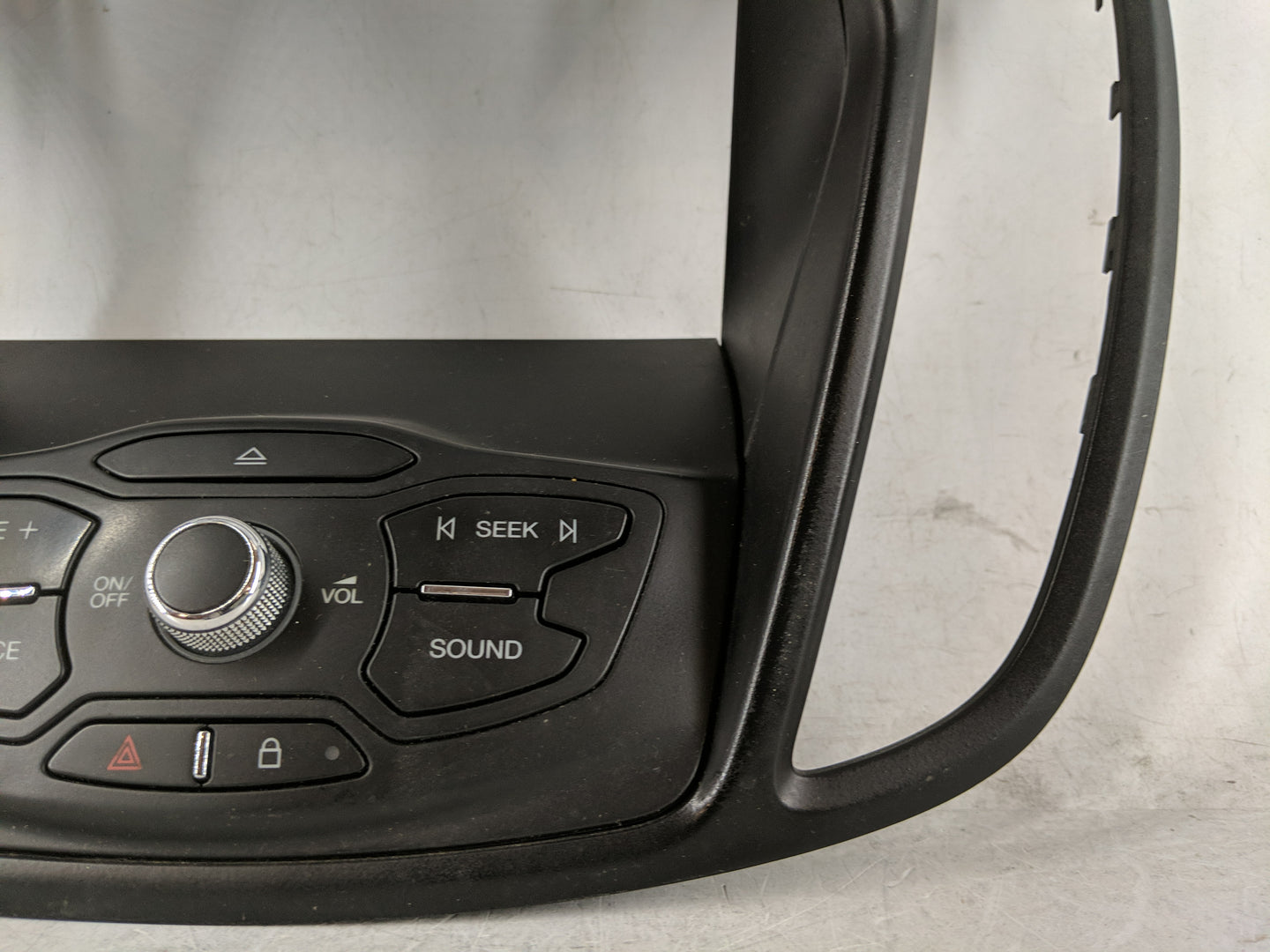 2013-2016 Ford Escape Radio AM FM Cd Player Receiver Replacement P/N:CJ54-18835-CCW Fits Fits 2013 2014 2015 2016 OEM Used A