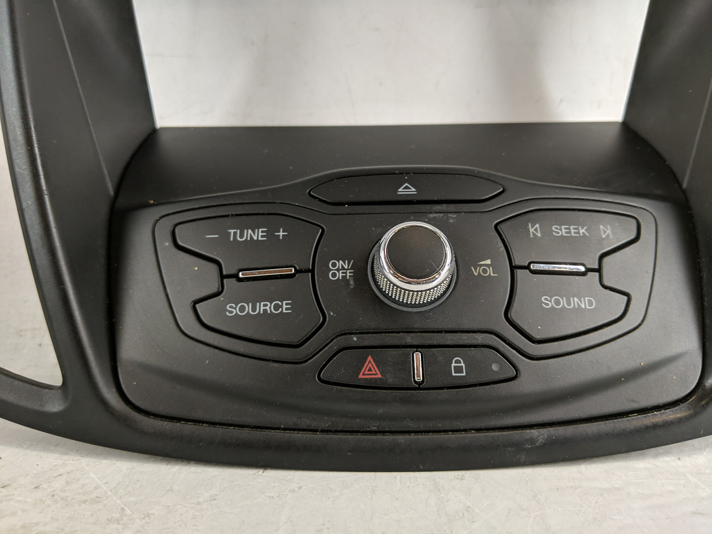 2013-2016 Ford Escape Radio AM FM Cd Player Receiver Replacement P/N:CJ54-18835-CCW Fits Fits 2013 2014 2015 2016 OEM Used A