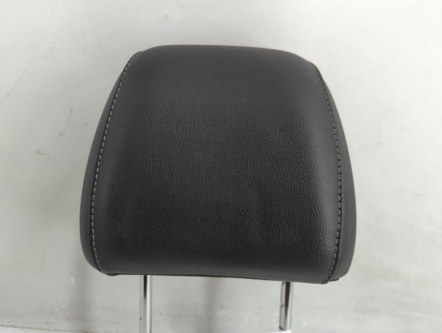 2014 Ford Escape Headrest Head Rest Front Driver Passenger Seat Fits OEM Used Auto Parts - Oemusedautoparts1.com