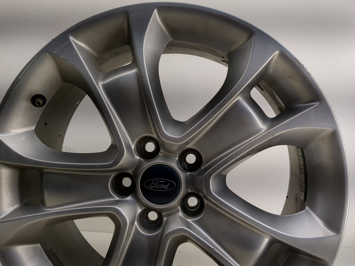 2013-2016 Ford Escape Oem Wheel Rim - Oemusedautoparts1.com