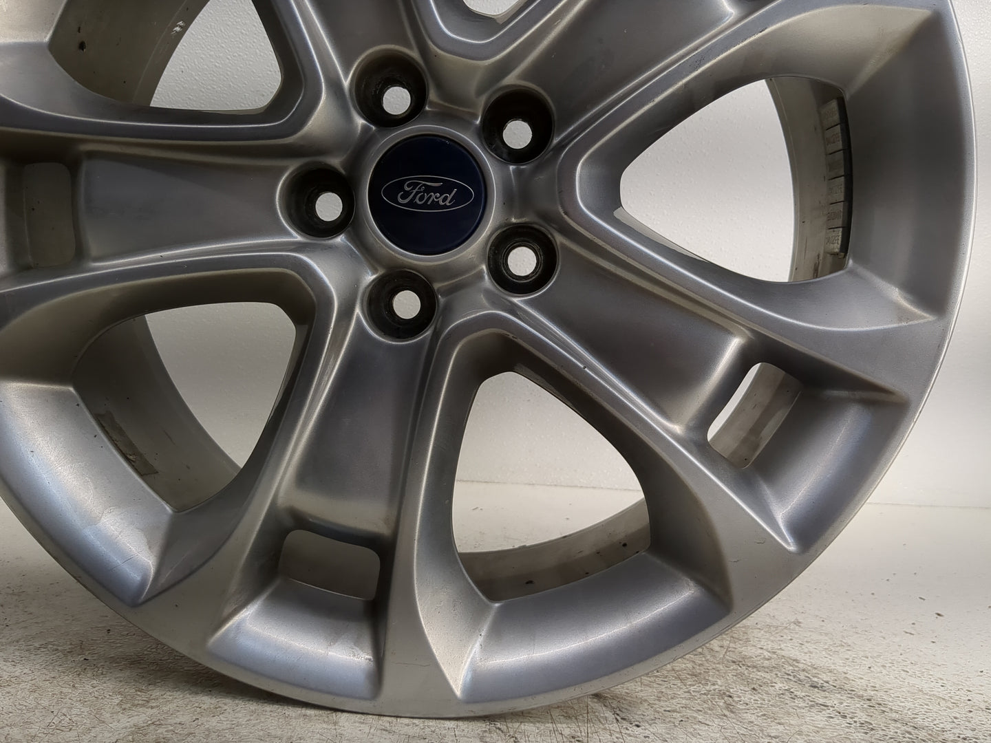 2013-2016 Ford Escape Oem Wheel Rim 1247555 - Oemusedautoparts1.com