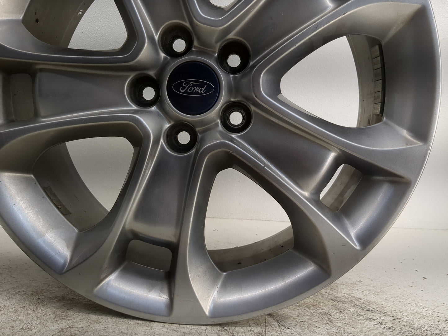 2013-2016 Ford Escape Oem Wheel Rim 1247555 - Oemusedautoparts1.com