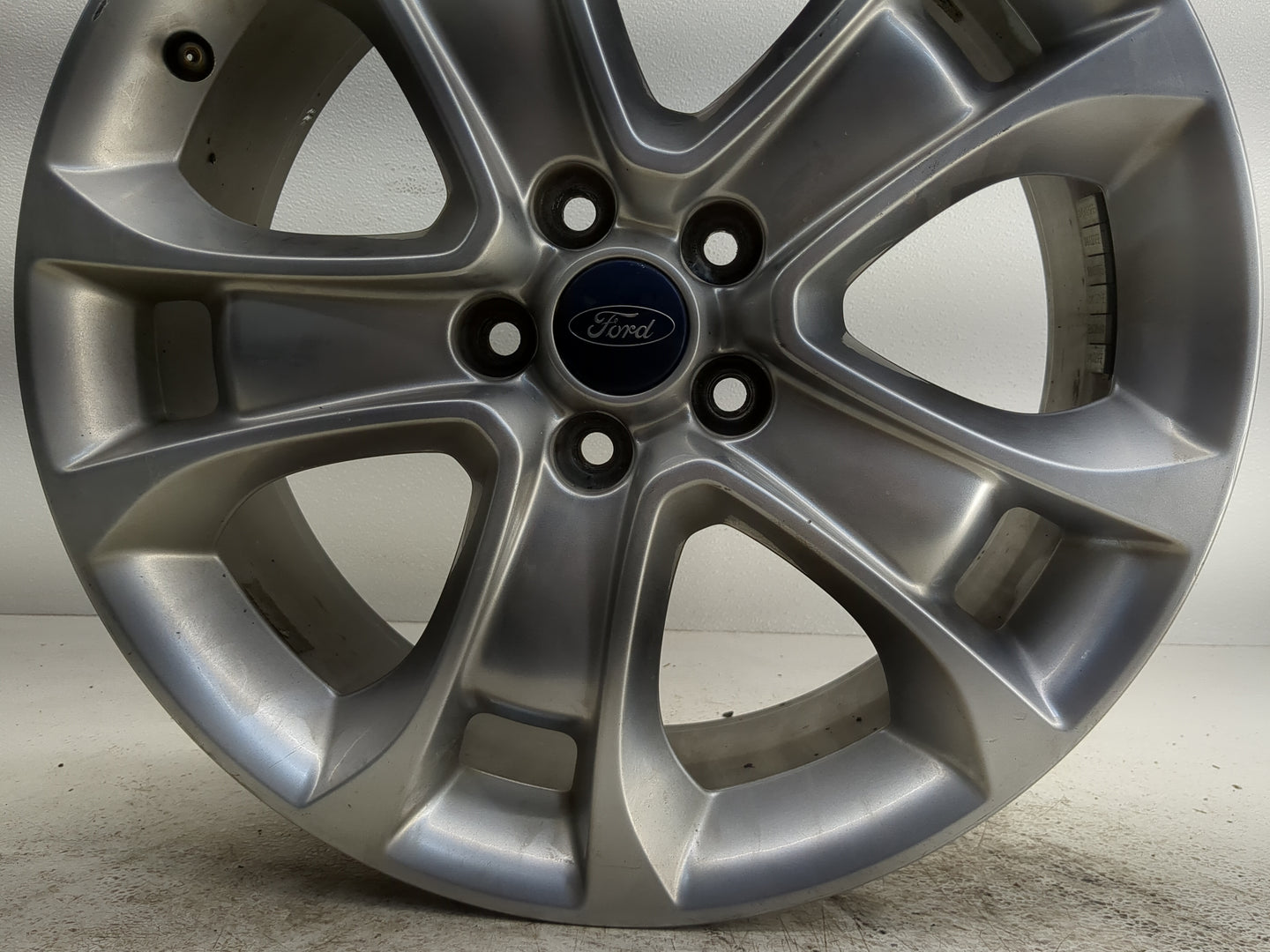2013-2016 Ford Escape Oem Wheel Rim 1247555 - Oemusedautoparts1.com