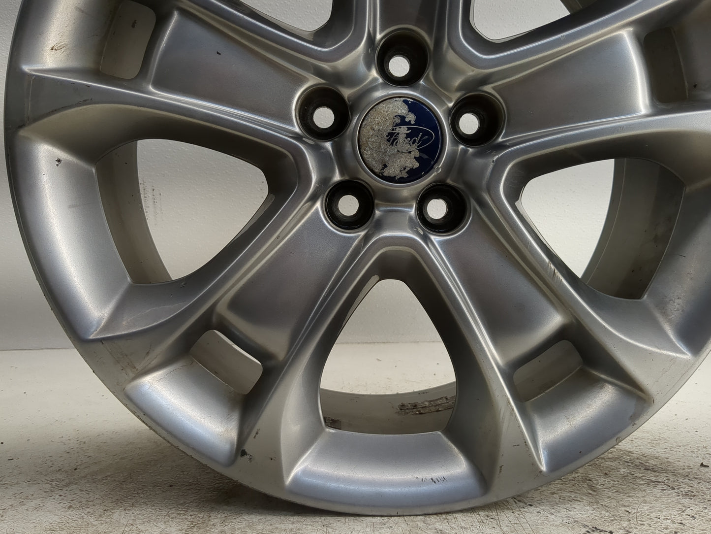 2013-2016 Ford Escape Oem Wheel Rim - Oemusedautoparts1.com