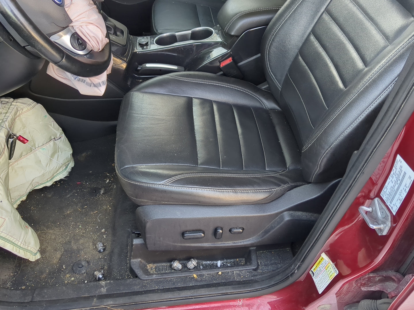 2013-2015 Ford Escape Driver Front Seat Oem 1249744 - Oemusedautoparts1.com