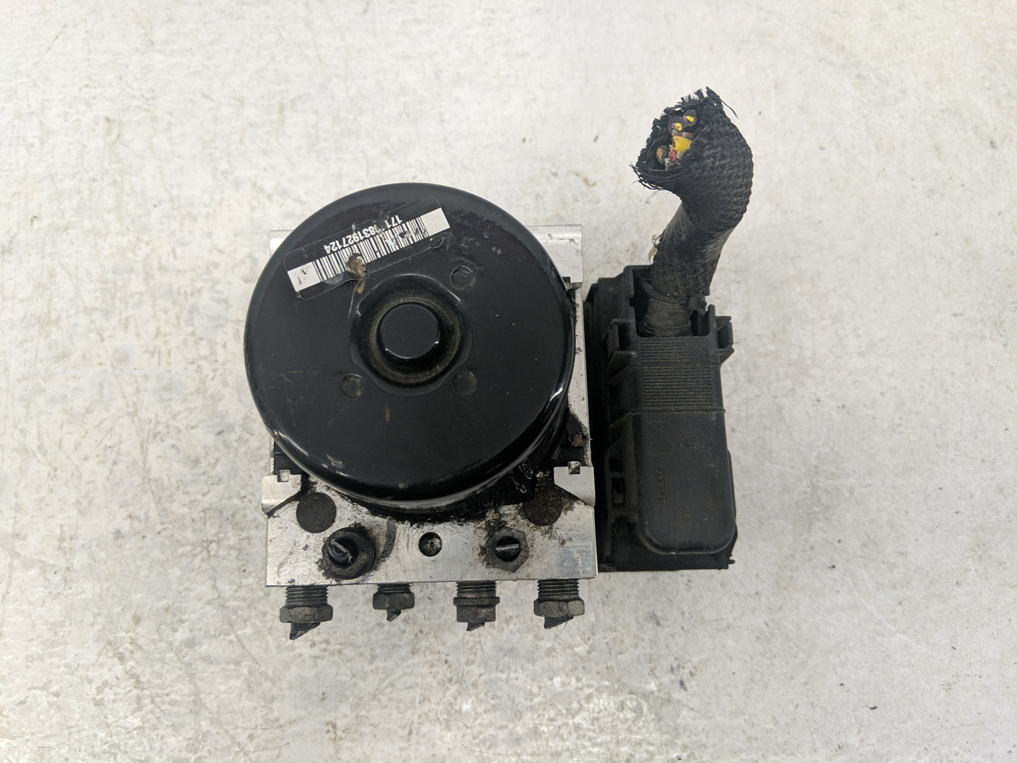 2013-2015 Ford Escape ABS Pump Control Module Replacement P/N:CV61-2C405-AE Fits Fits 2013 2014 2015 OEM Used Auto Parts - O