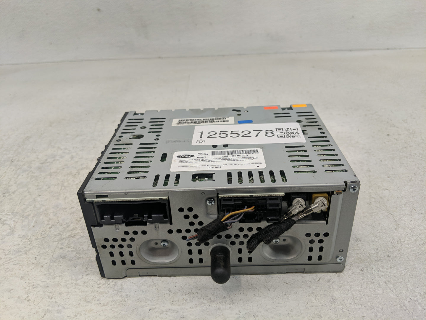 2013-2015 Ford Escape Radio AM FM Cd Player Receiver Replacement P/N:CJ5T-19C107-DJ Fits Fits 2013 2014 2015 OEM Used Auto P