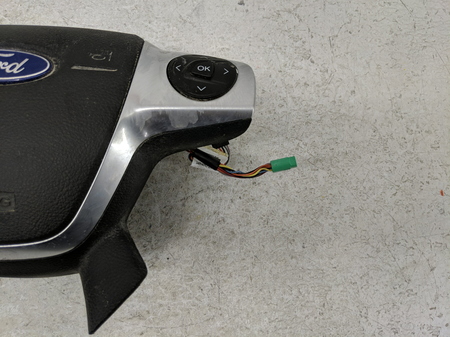 2013-2014 Ford Escape Air Bag Driver Left Steering Wheel Mounted P/N:CJ54-A042B85-CC3 Fits Fits 2013 2014 2015 2016 2017 201