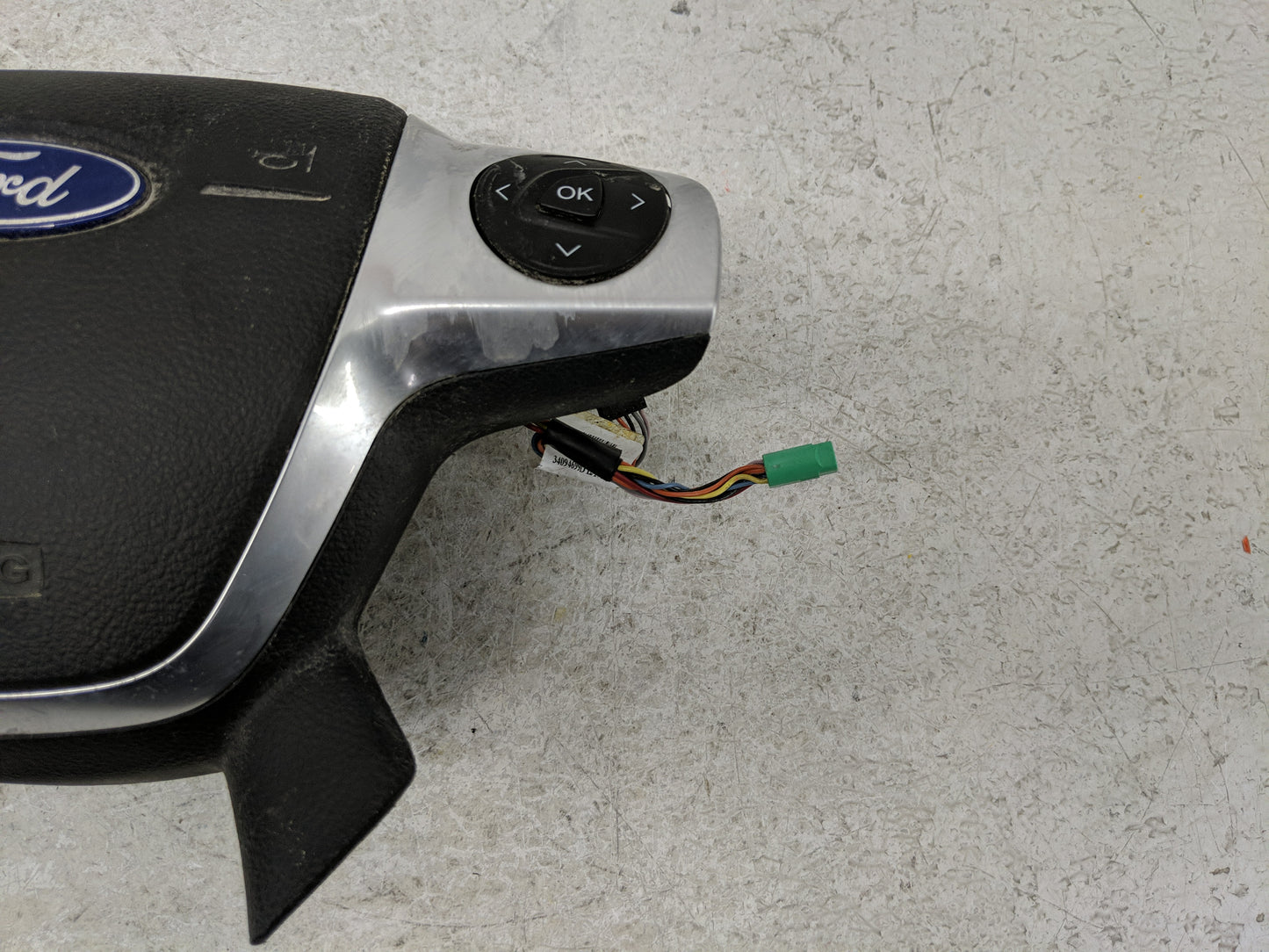 2013-2014 Ford Escape Air Bag Driver Left Steering Wheel Mounted P/N:CJ54-A042B85-CC3 Fits Fits 2013 2014 2015 2016 2017 201
