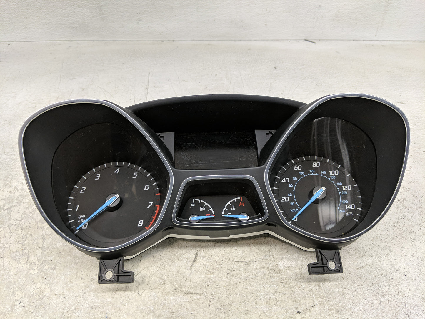 2013-2014 Ford Escape Instrument Cluster Speedometer Gauges Fits Fits 2013 2014 OEM Used Auto Parts - Oemusedautoparts1.com