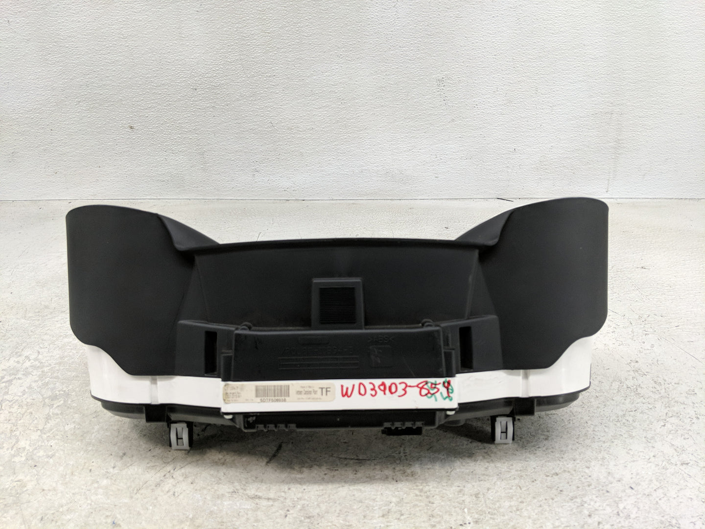 2013-2014 Ford Escape Instrument Cluster Speedometer Gauges Fits Fits 2013 2014 OEM Used Auto Parts - Oemusedautoparts1.com