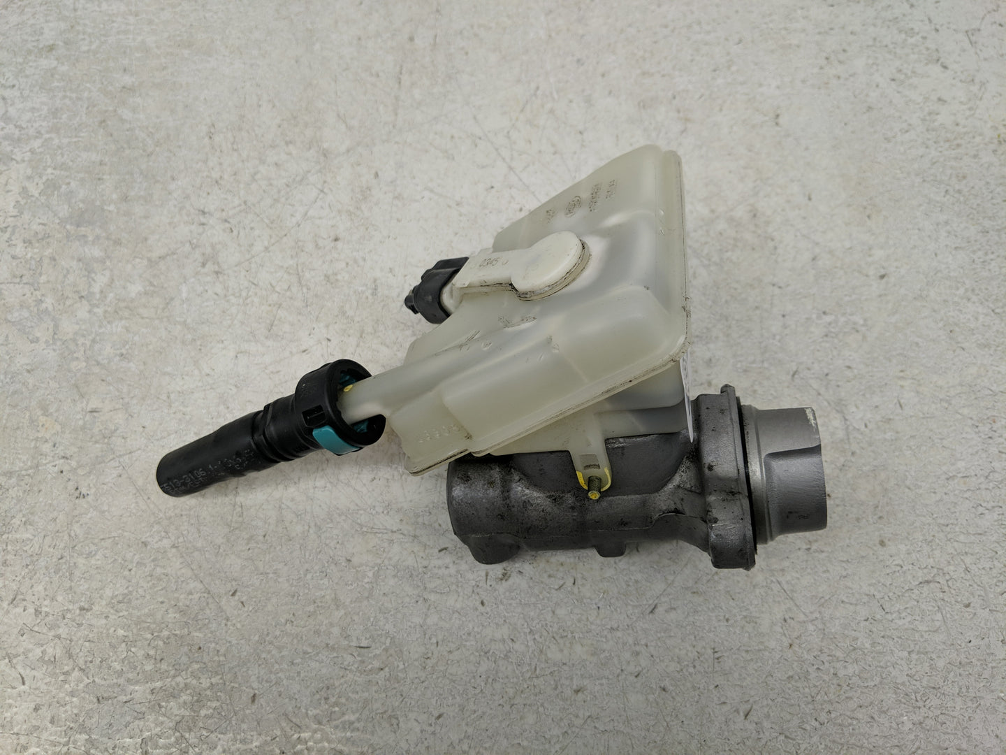 2013-2019 Ford Escape Brake Master Cylinder - Oemusedautoparts1.com