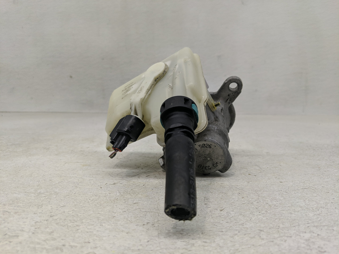 2013-2019 Ford Escape Brake Master Cylinder - Oemusedautoparts1.com