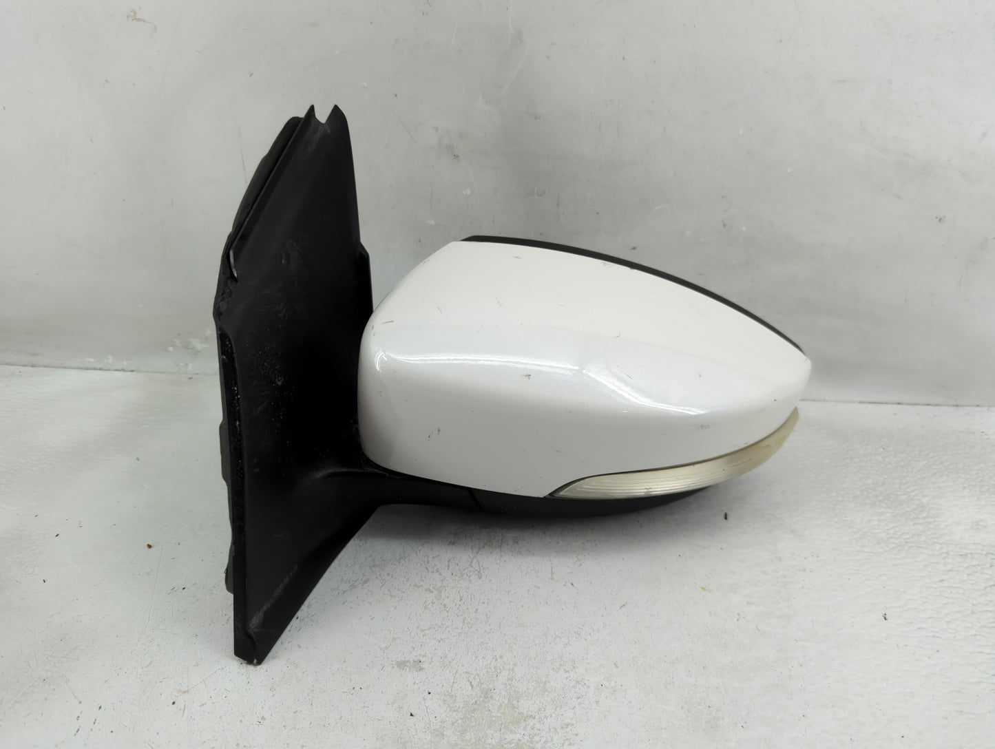 2013-2016 Ford Escape Driver Side View Mirror - Left Door Mirror OEM Used - Oemusedautoparts1.com