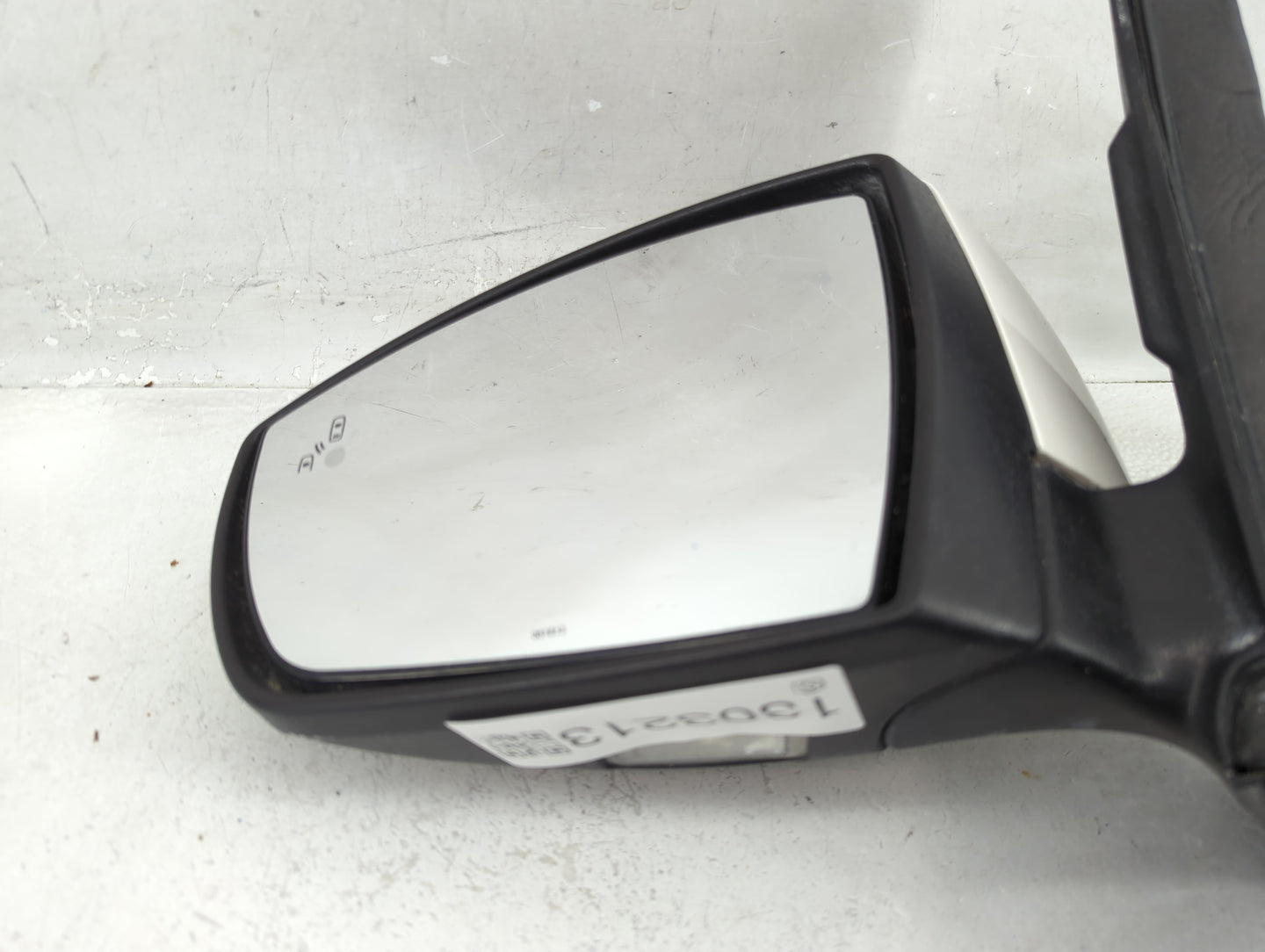 2013-2016 Ford Escape Driver Side View Mirror - Left Door Mirror OEM Used - Oemusedautoparts1.com