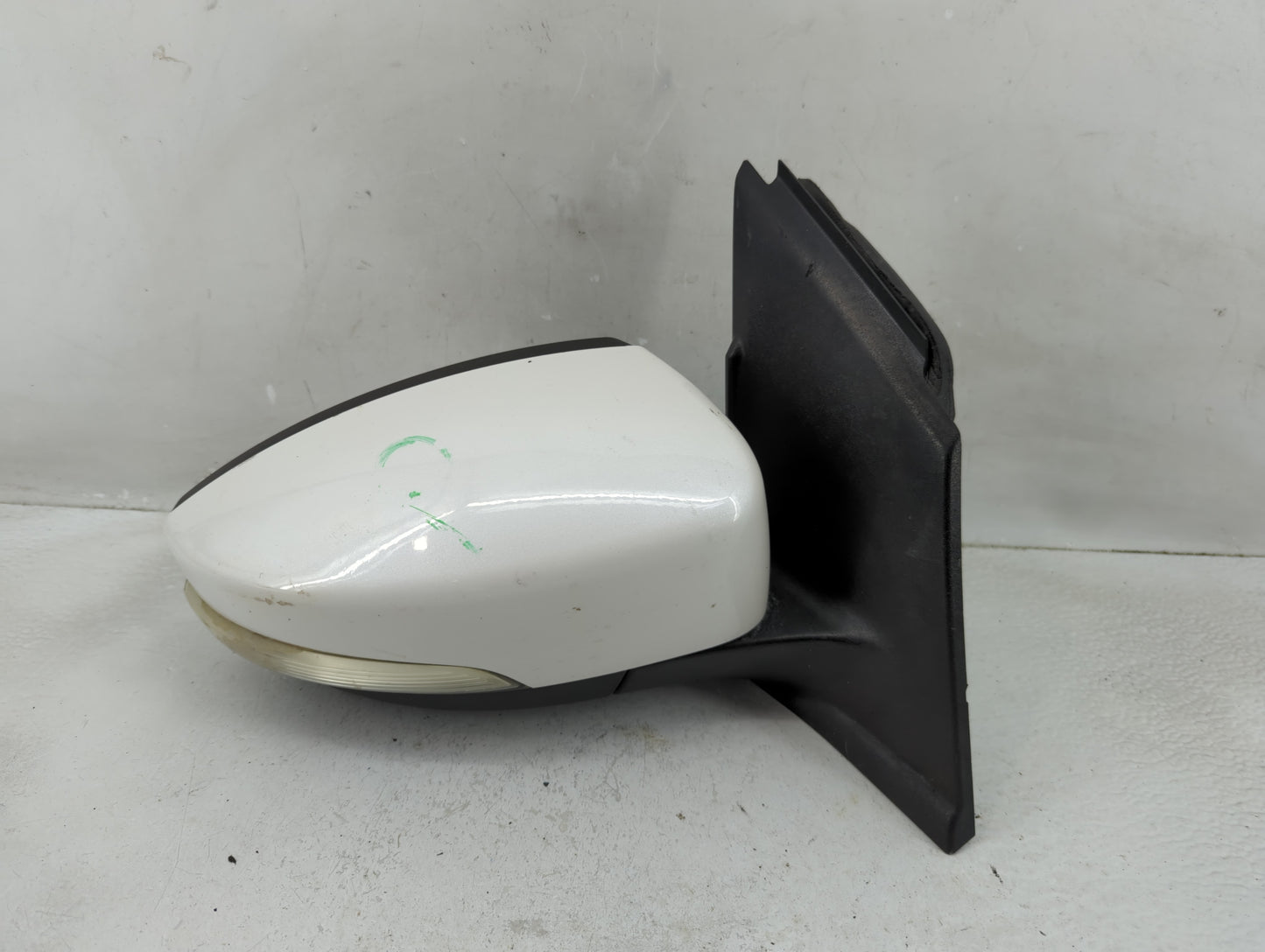 2013-2016 Ford Escape Passenger Side View Mirror - Right Door Mirror OEM Used - Oemusedautoparts1.com