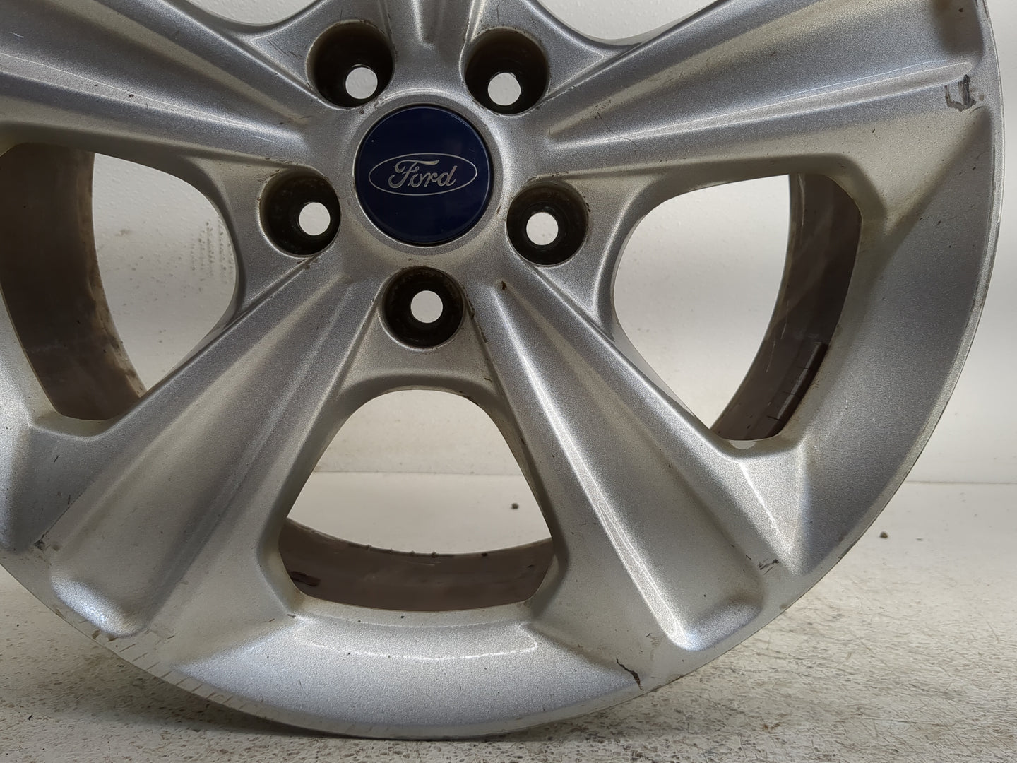 2013-2016 Ford Escape Oem Wheel Rim 1305464 - Oemusedautoparts1.com