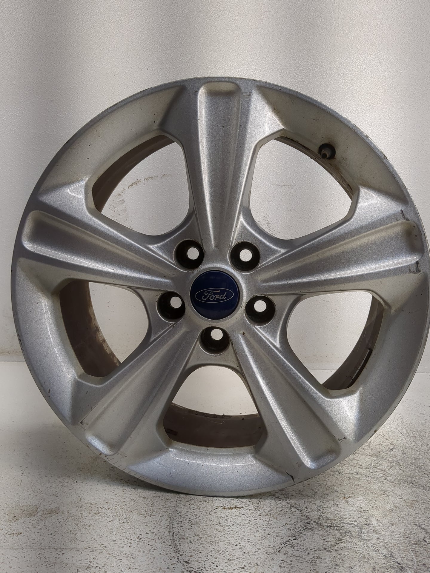 2013-2016 Ford Escape Oem Wheel Rim 1305464 - Oemusedautoparts1.com