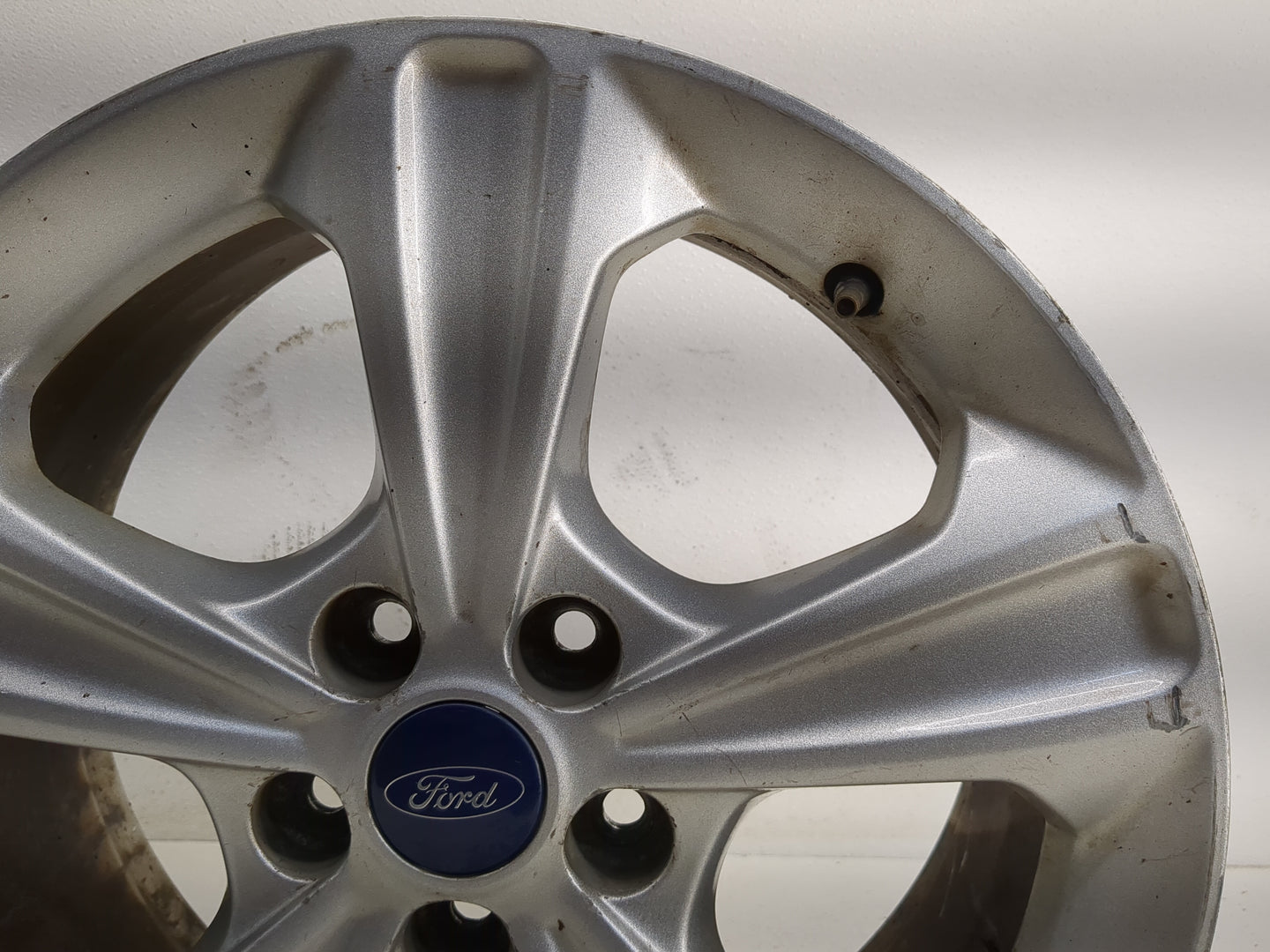 2013-2016 Ford Escape Oem Wheel Rim 1305464 - Oemusedautoparts1.com