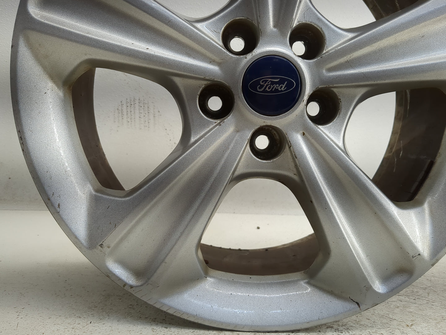 2013-2016 Ford Escape Oem Wheel Rim 1305464 - Oemusedautoparts1.com