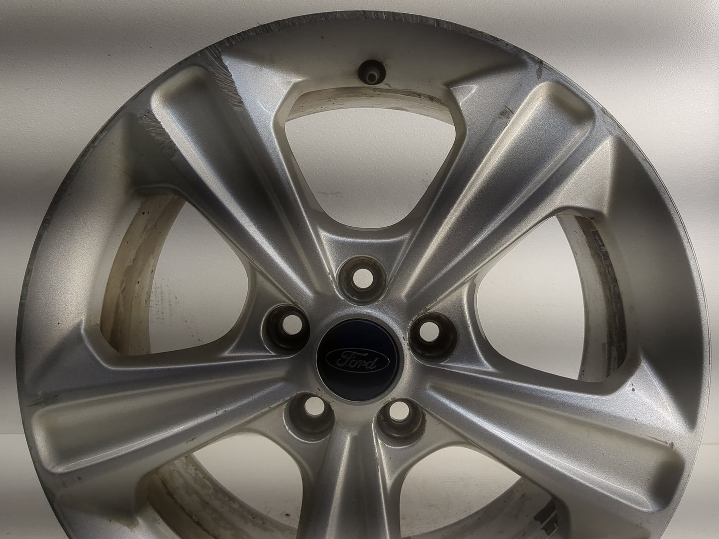 2013-2019 Ford Escape Oem Wheel Rim - Oemusedautoparts1.com