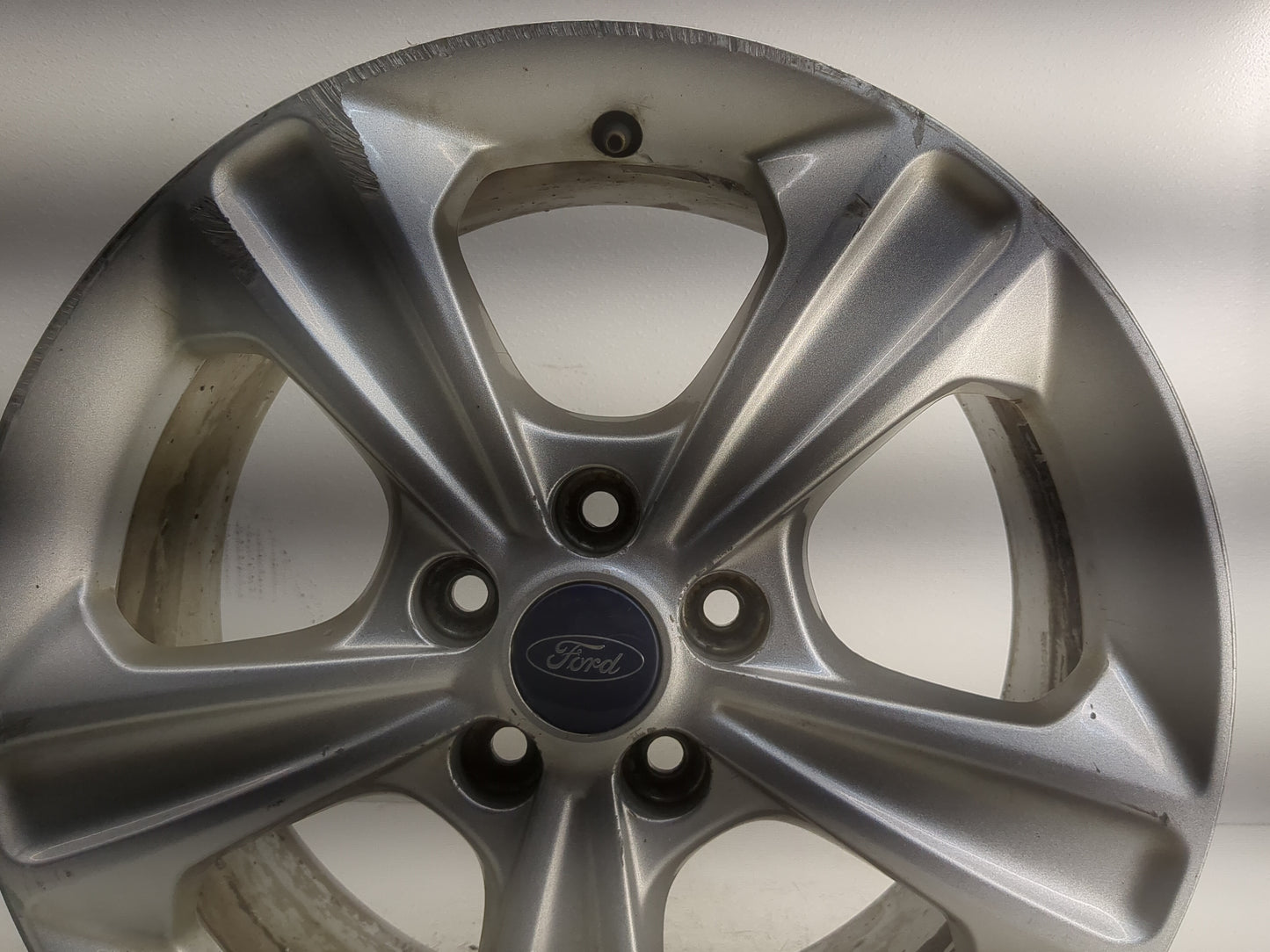 2013-2019 Ford Escape Oem Wheel Rim - Oemusedautoparts1.com