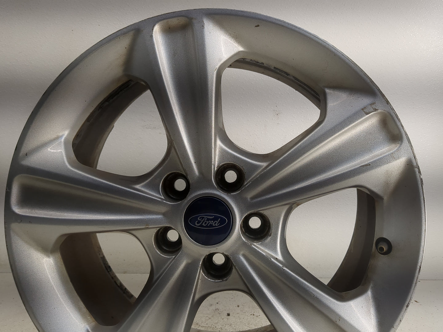 2013-2016 Ford Escape Oem Wheel Rim 1305471 - Oemusedautoparts1.com