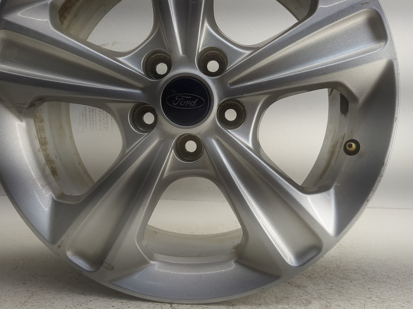 2013-2016 Ford Escape Oem Wheel Rim 1305485 - Oemusedautoparts1.com