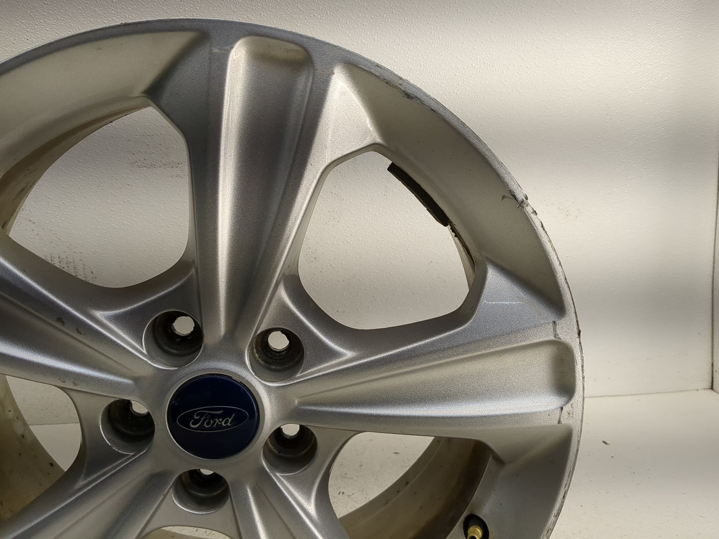 2013-2016 Ford Escape Oem Wheel Rim 1305486 - Oemusedautoparts1.com