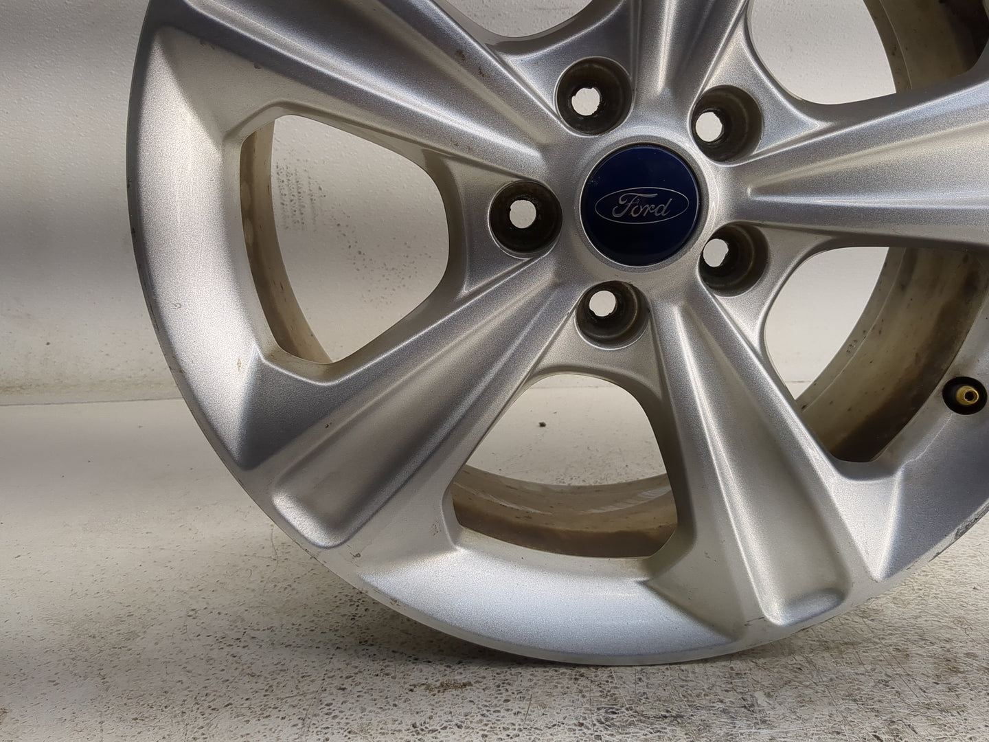 2013-2016 Ford Escape Oem Wheel Rim 1305486 - Oemusedautoparts1.com