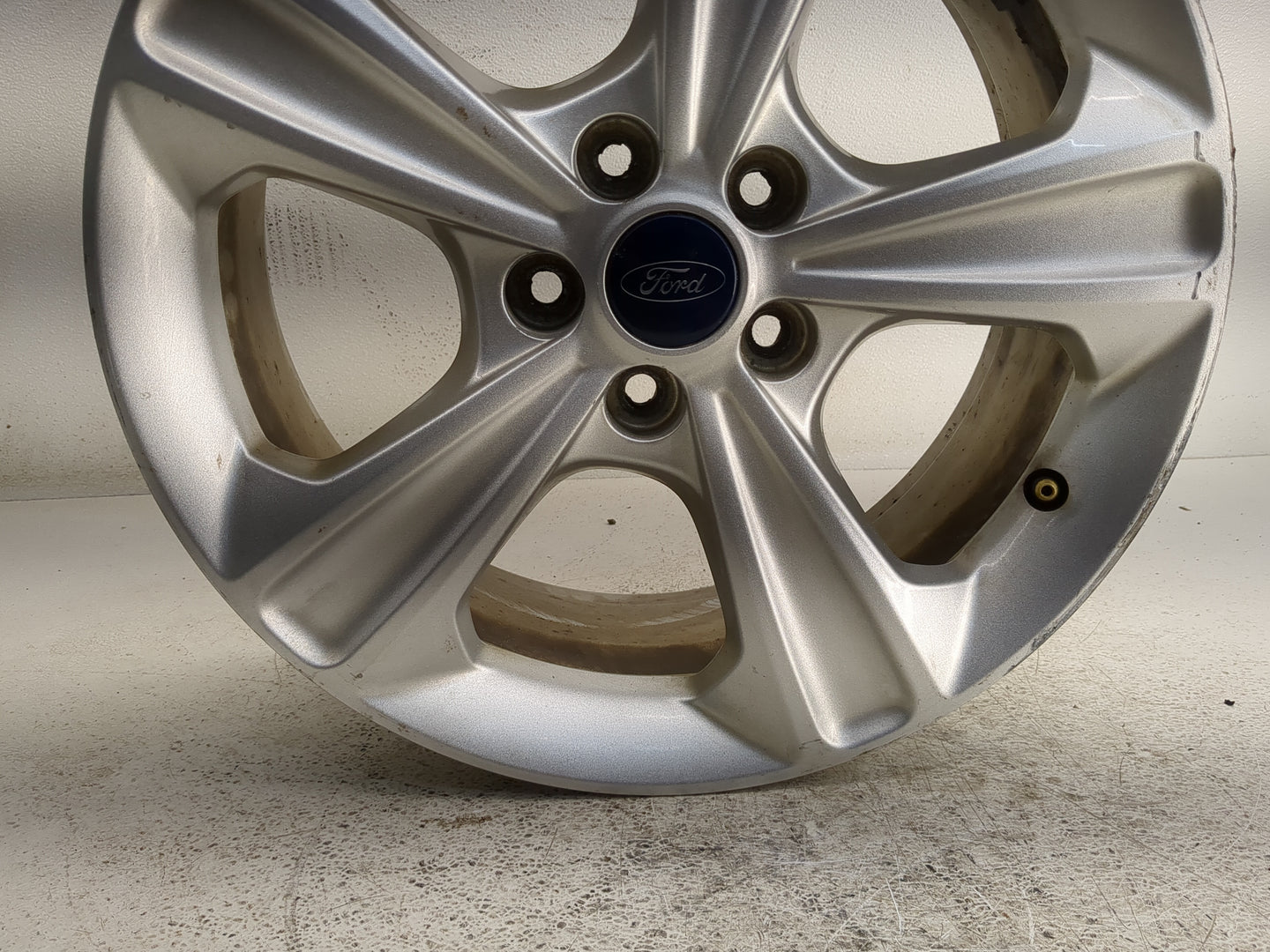 2013-2016 Ford Escape Oem Wheel Rim 1305486 - Oemusedautoparts1.com