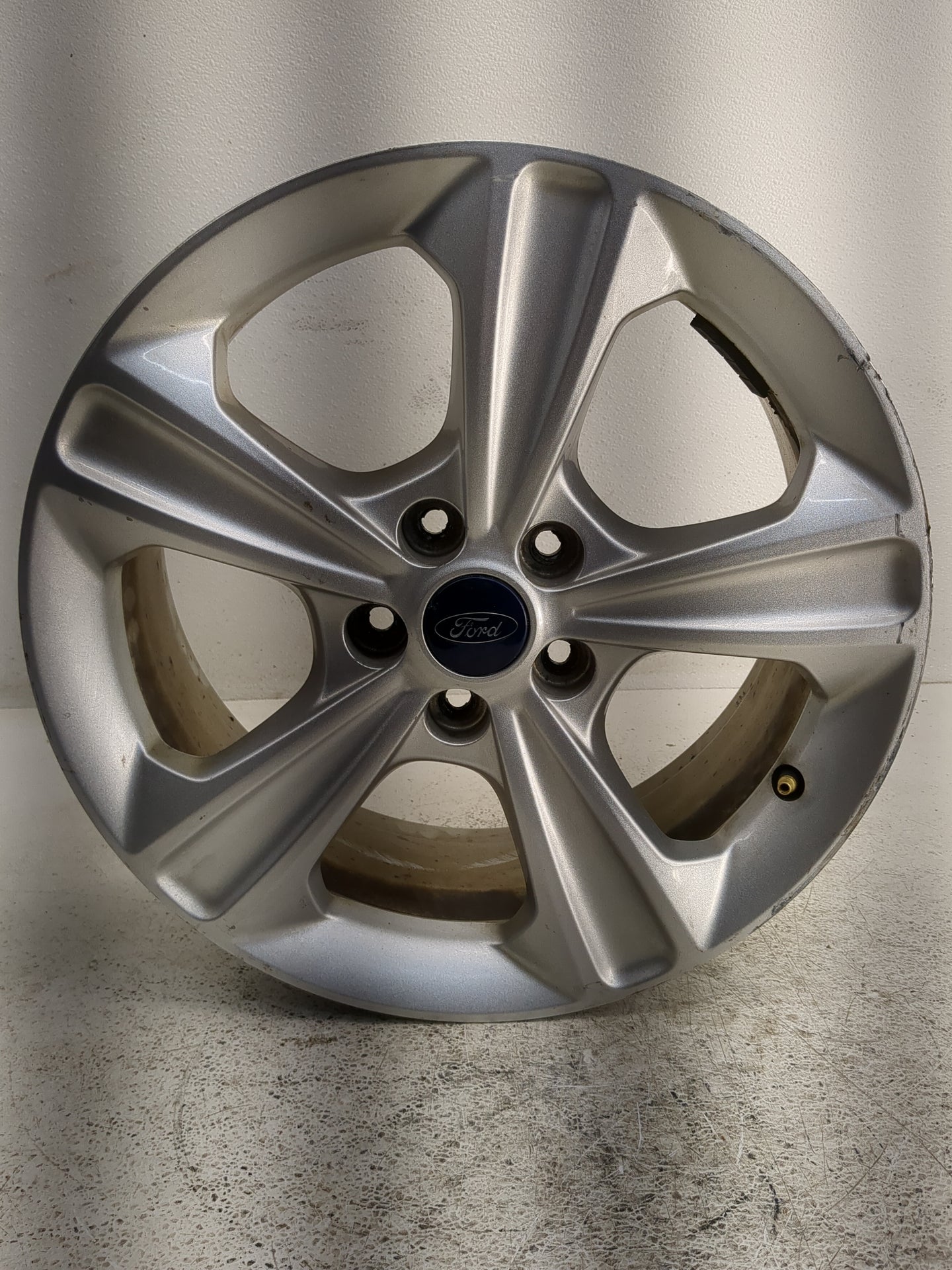 2013-2016 Ford Escape Oem Wheel Rim 1305486 - Oemusedautoparts1.com