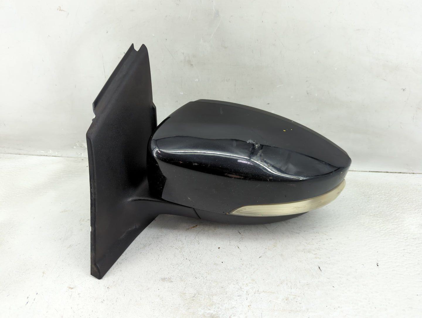 2013-2016 Ford Escape Driver Side View Mirror - Left Door Mirror OEM Used - Oemusedautoparts1.com