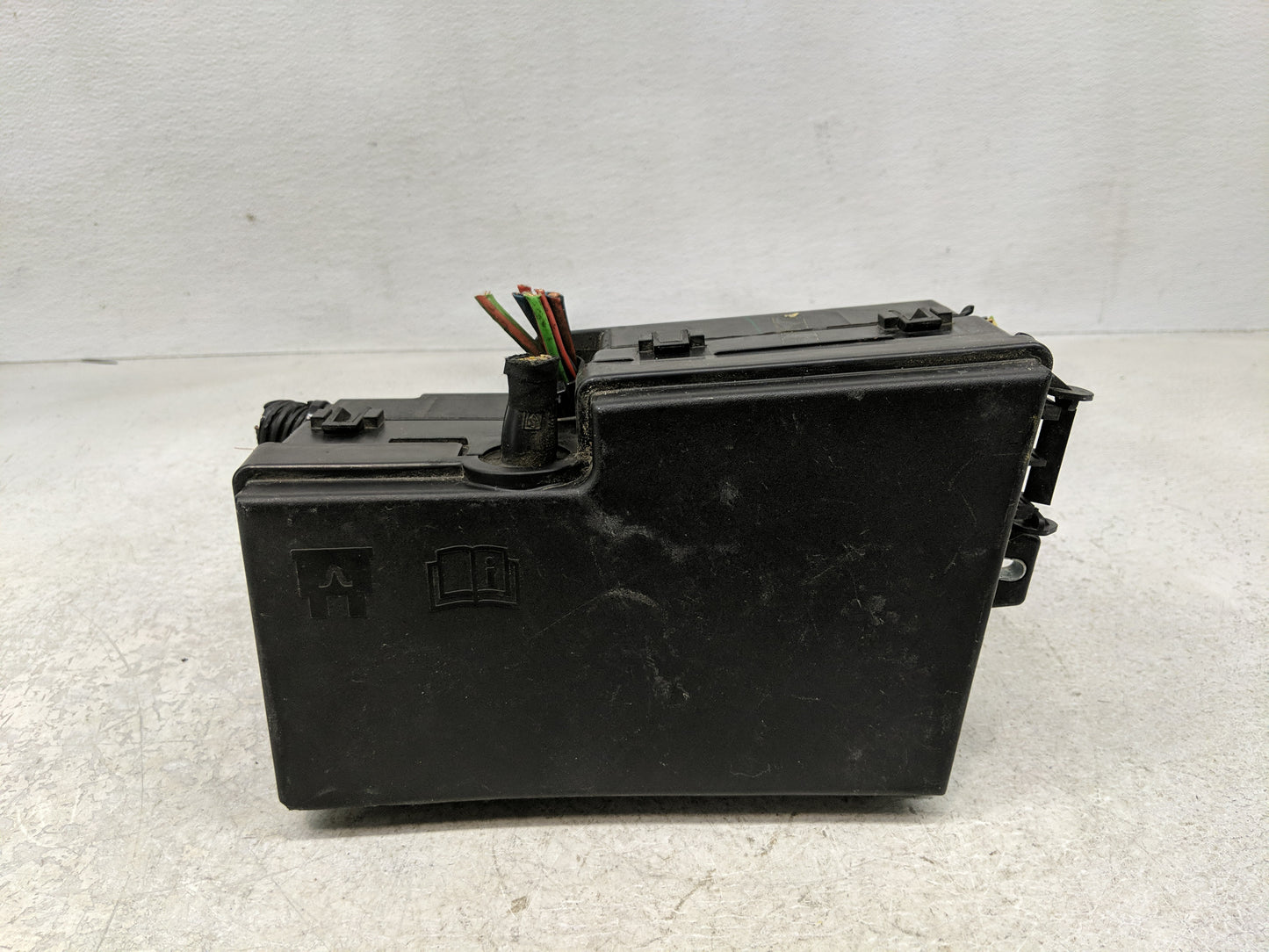 2013-2016 Ford Escape Fusebox Fuse Box Panel Relay Module P/N:AV6T-14A067-AD Fits Fits 2013 2014 2015 2016 OEM Used Auto Par