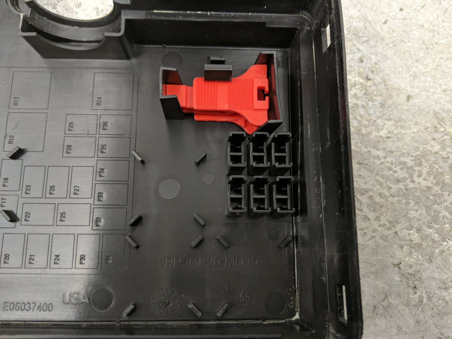 2013-2016 Ford Escape Fusebox Fuse Box Panel Relay Module P/N:AV6T-14A067-AD Fits Fits 2013 2014 2015 2016 OEM Used Auto Par