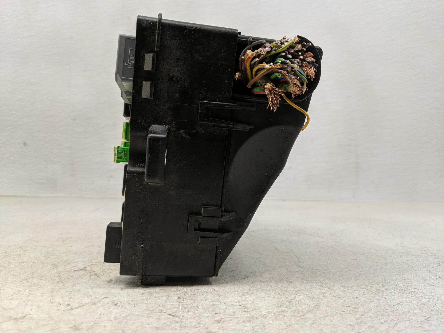 2013-2016 Ford Escape Fusebox Fuse Box Panel Relay Module P/N:AV6T-14A067-AD Fits Fits 2013 2014 2015 2016 OEM Used Auto Par