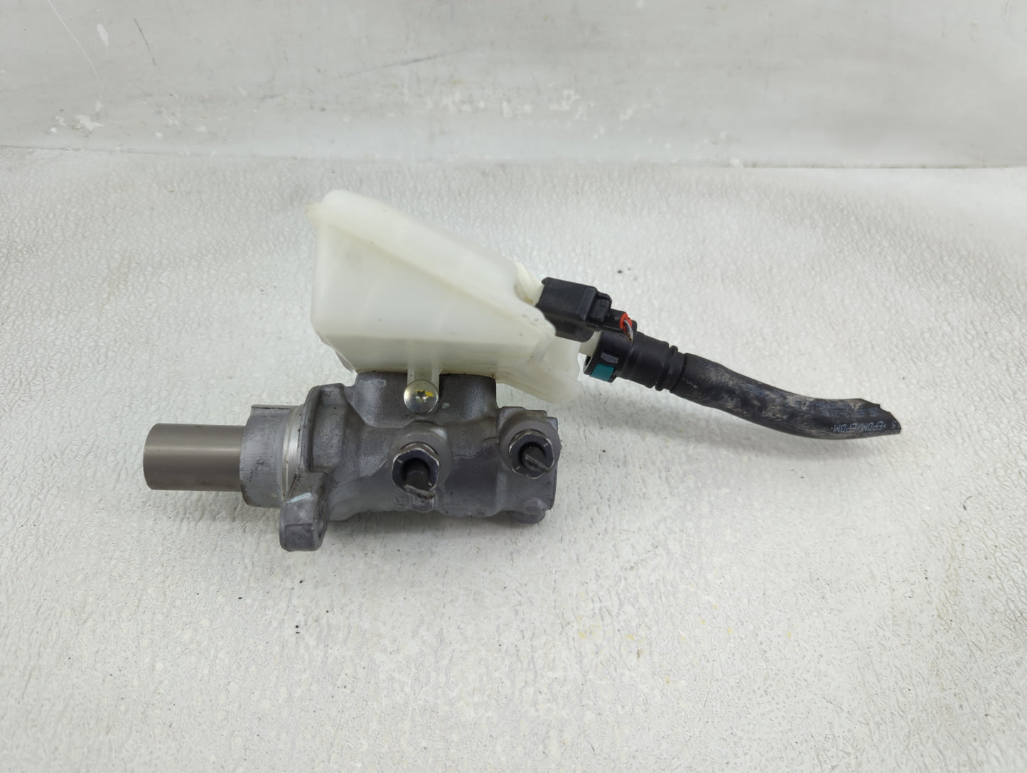 2013-2019 Ford Escape Brake Master Cylinder - Oemusedautoparts1.com