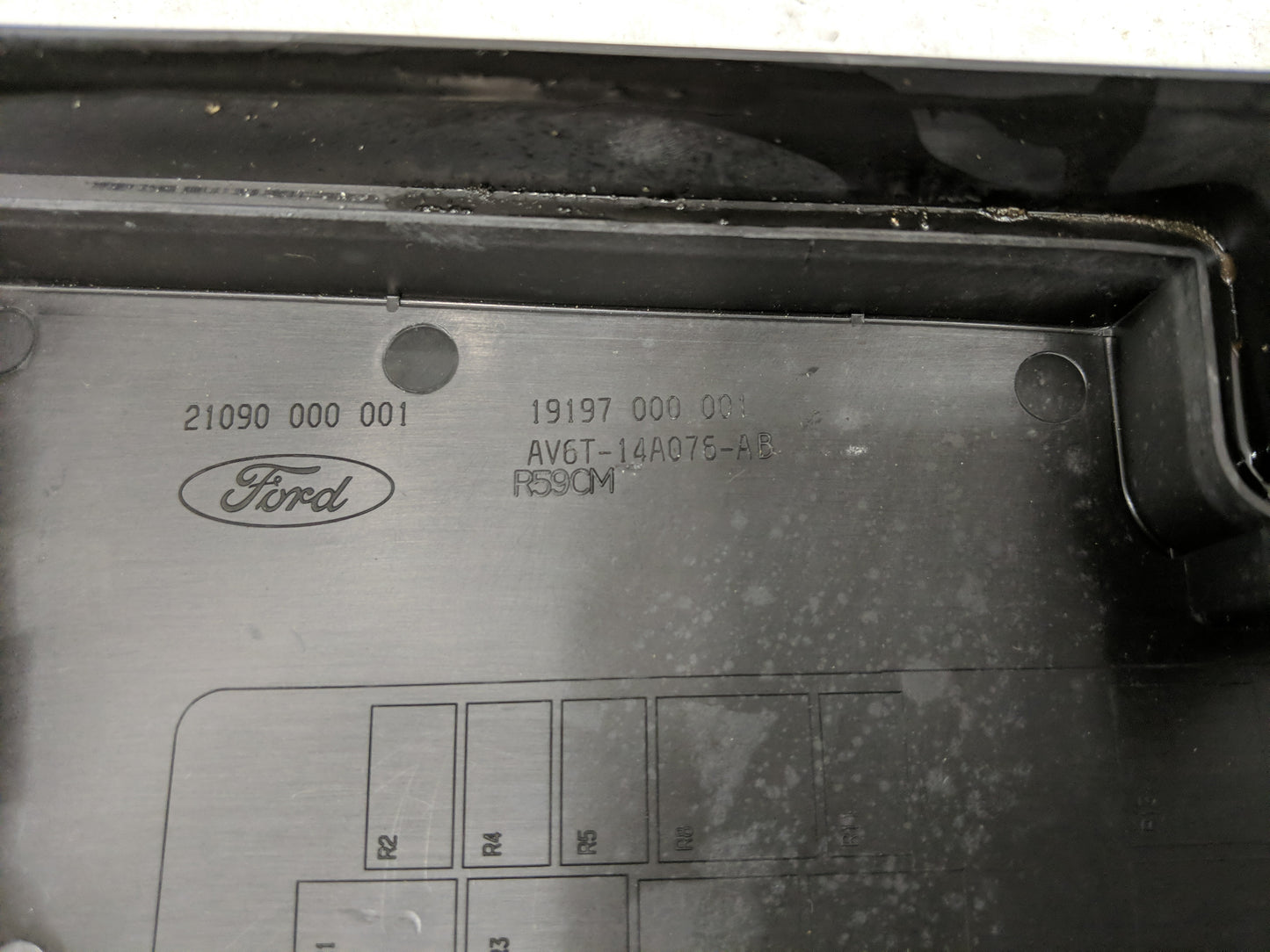 2013-2016 Ford Escape Fusebox Fuse Box Panel Relay Module P/N:19197 000 001 AV6T-14A075-AB Fits Fits 2013 2014 2015 2016 OEM