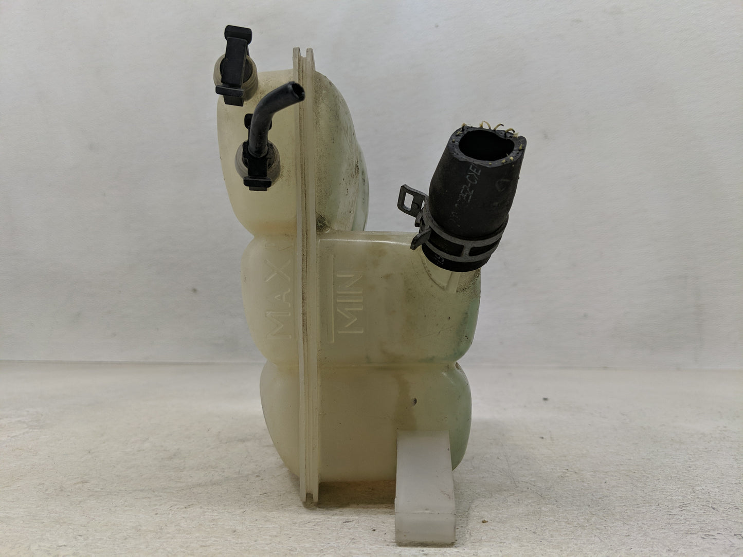 2013-2016 Ford Escape Radiator Coolant Overflow Expansion Tank Bottle 1313115 - Oemusedautoparts1.com