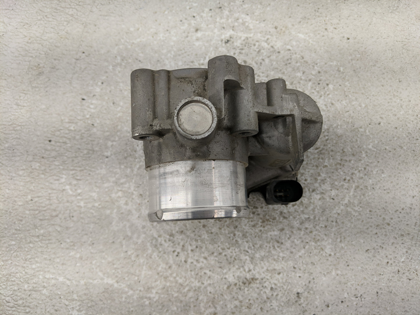 2013-2016 Ford Escape Throttle Body P/N:7S7G-9F991-CA Fits Fits 2013 2014 2015 2016 2017 2018 2019 OEM Used Auto Parts - Oem