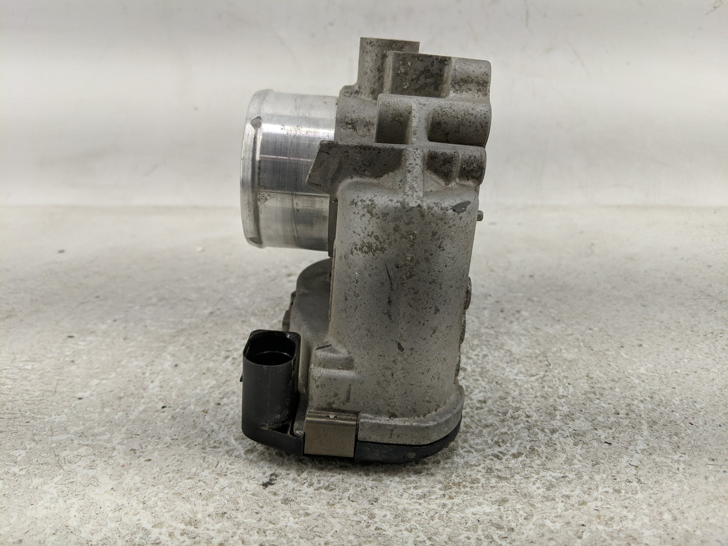 2013-2016 Ford Escape Throttle Body P/N:7S7G-9F991-CA Fits Fits 2013 2014 2015 2016 2017 2018 2019 OEM Used Auto Parts - Oem