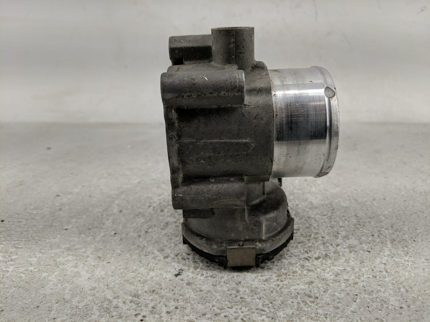 2013-2016 Ford Escape Throttle Body P/N:7S7G-9F991-CA Fits Fits 2013 2014 2015 2016 2017 2018 2019 OEM Used Auto Parts - Oem
