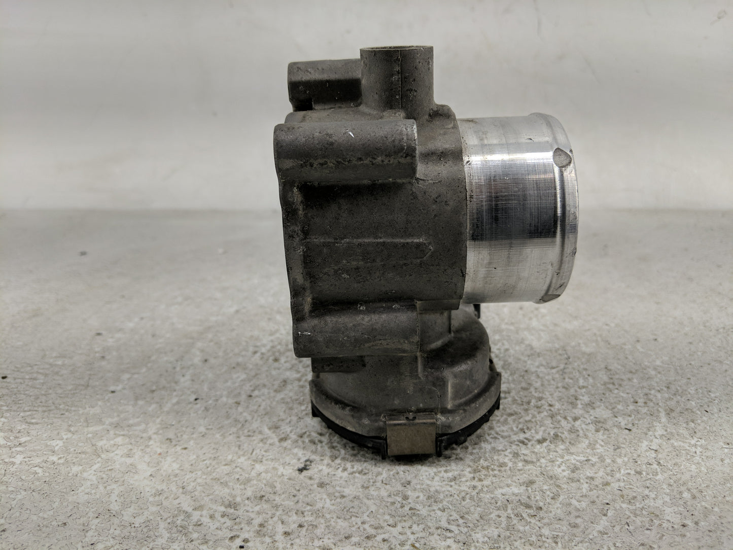 2013-2016 Ford Escape Throttle Body P/N:7S7G-9F991-CA Fits Fits 2013 2014 2015 2016 2017 2018 2019 OEM Used Auto Parts - Oem