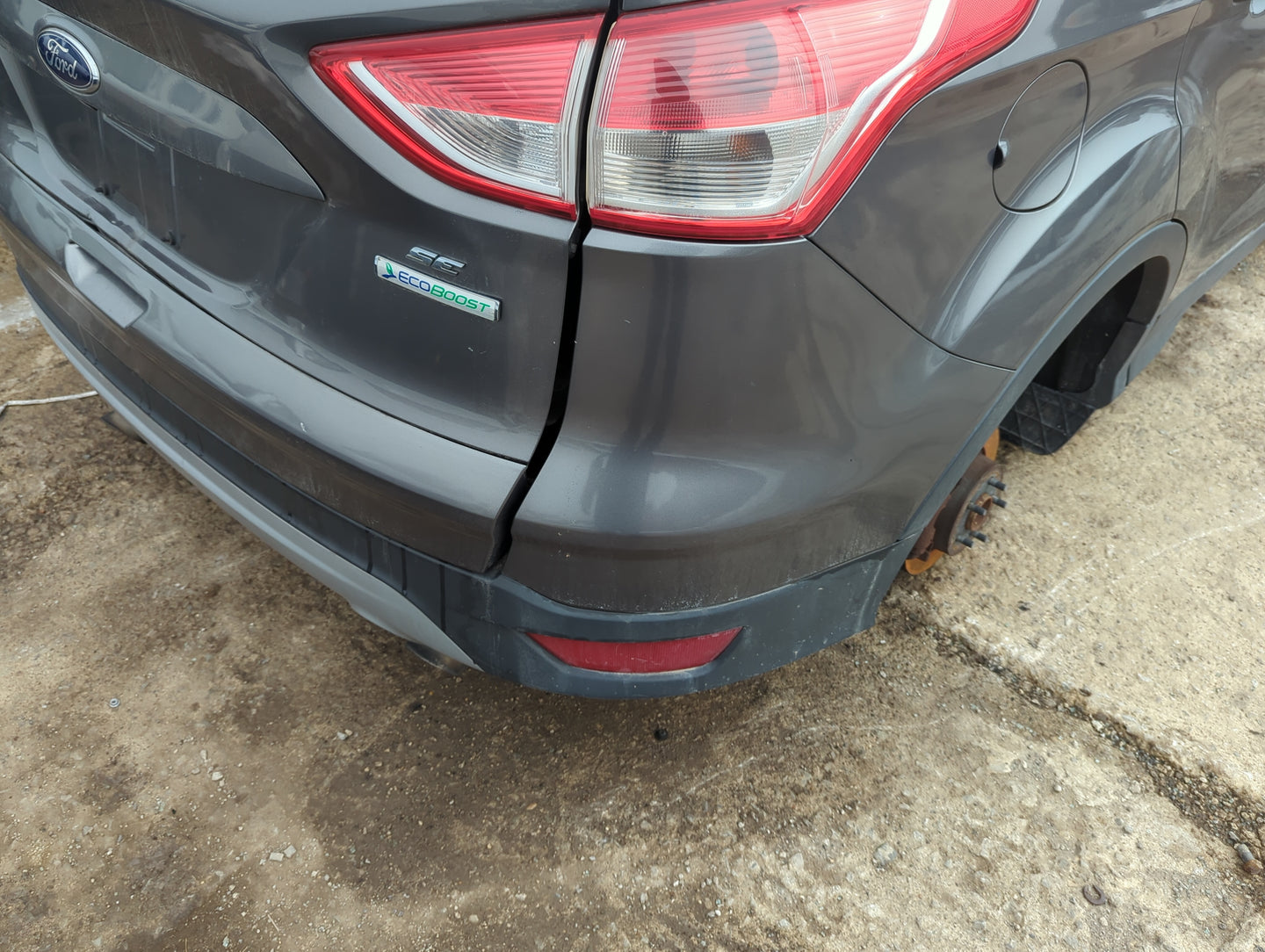 2013-2016 Ford Escape Rear Bumper Assembly Oem 1313618 - Oemusedautoparts1.com